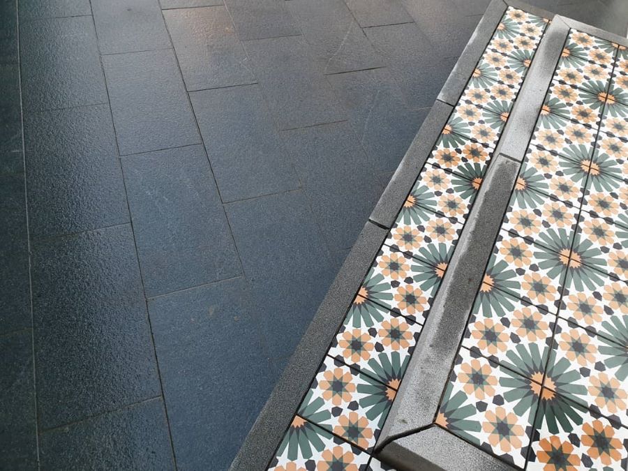 Dark grey granite Flooring