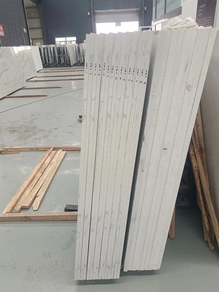 Wholesale-White-Color-Calacatta-Quartz-for-Countertops-Vanity-Tops-Floor-Tile-Wall-Tile.webp (5)(001)